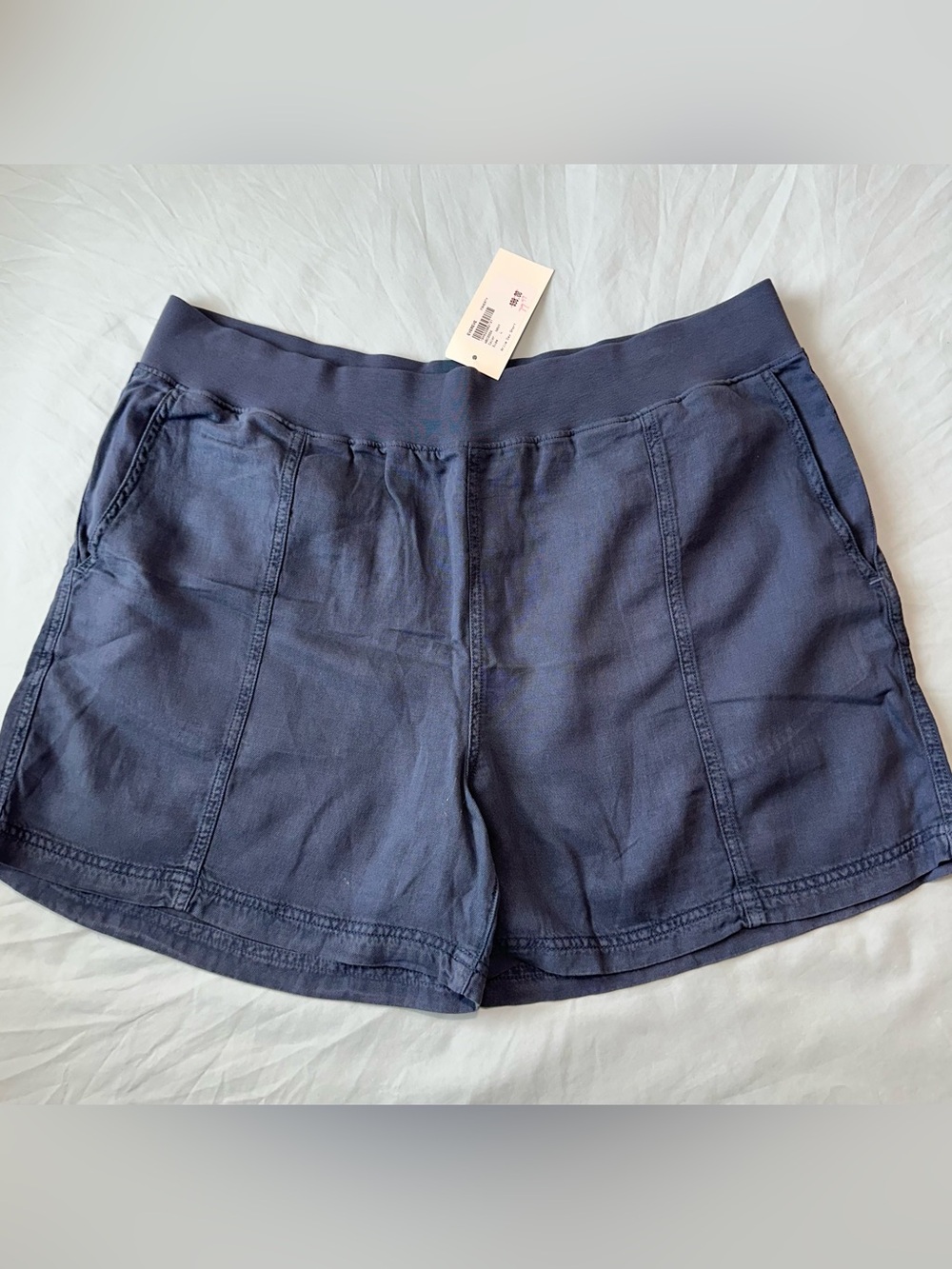 Faherty Arlie Day Short | Navy | Size L | 4" inseam. NWT